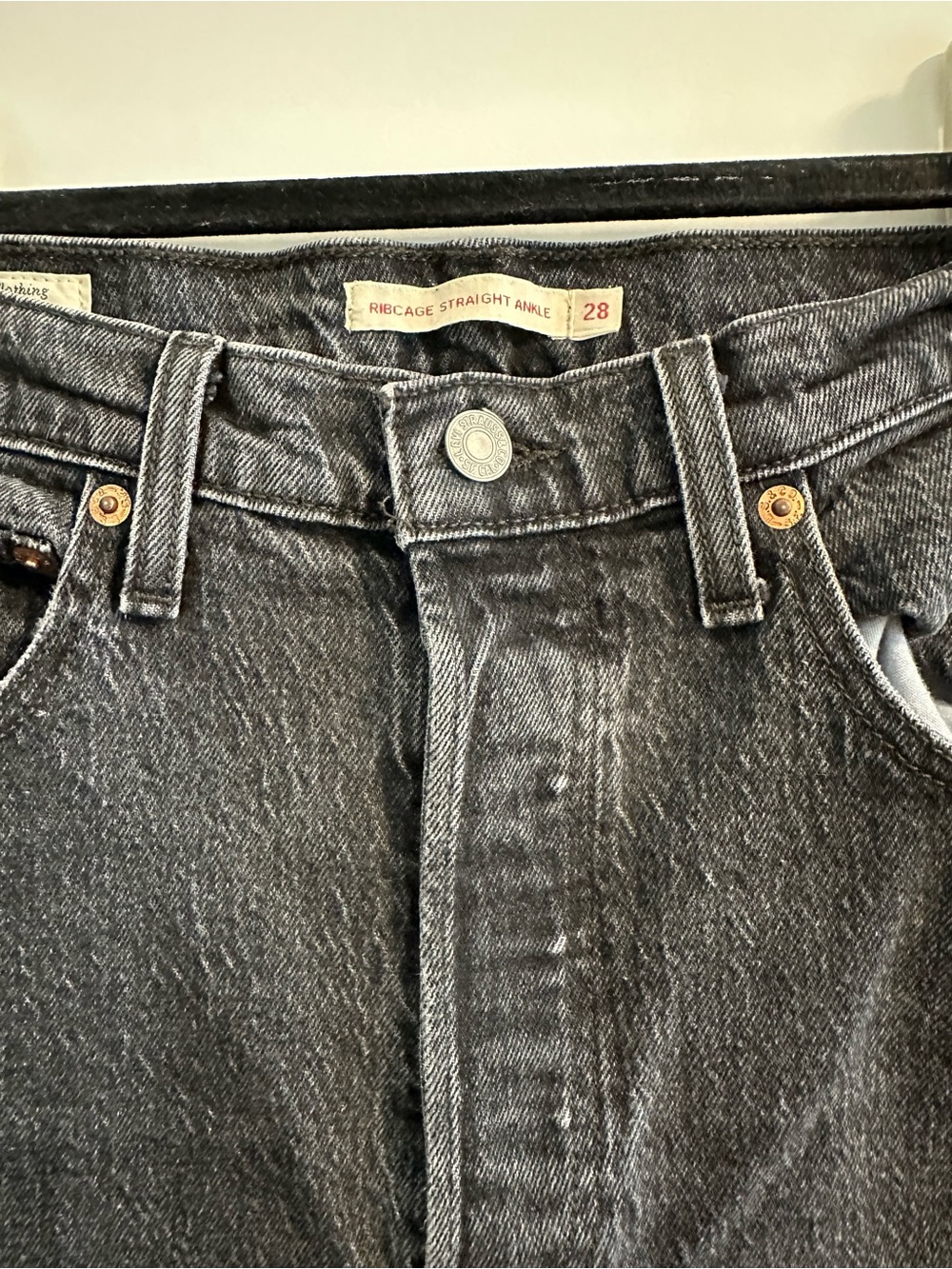 Levi’s Ribcage Straight Ankle Jeans - Picture 5 of 5